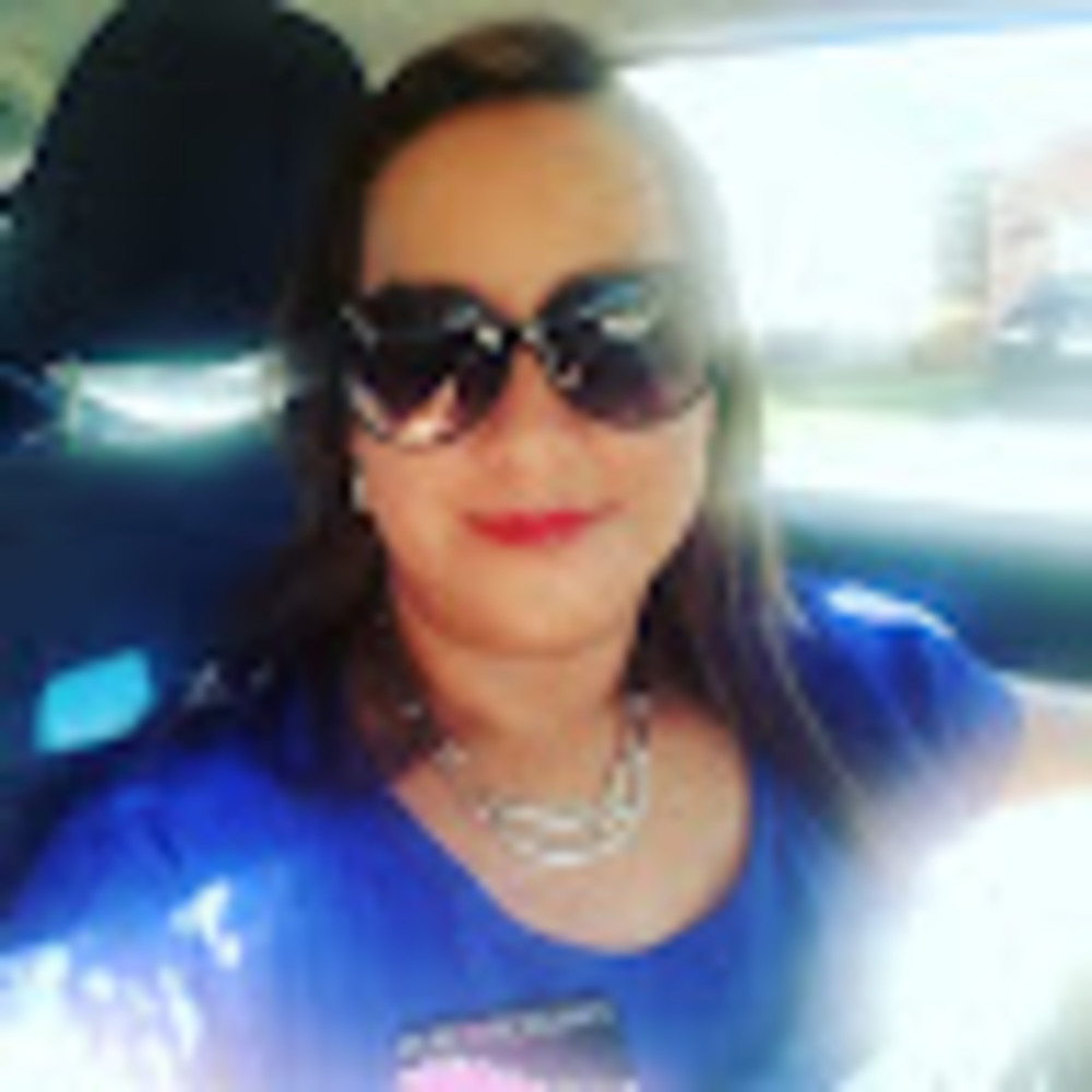 Meet your Posher, Rosaelena